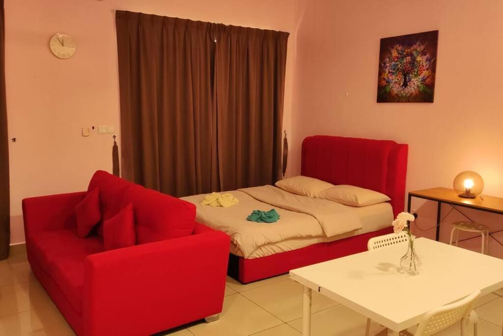 Cq30 - Self Check In - Netflix- Wifi- Parking- Cyberjaya- Balcony, 2014 Apartment