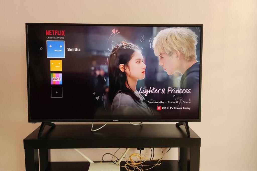 Cq30 - Self Check In - Netflix- Wifi- Parking- Cyberjaya- Balcony, 2014 Apartment *
