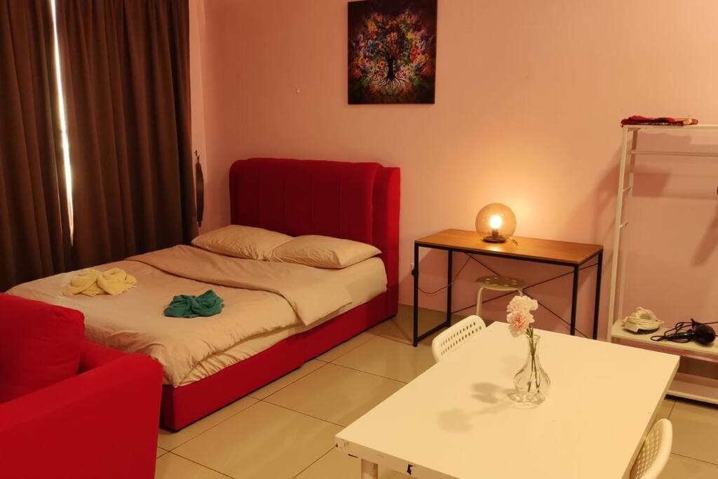 Cq30 - Self Check In - Netflix- Wifi- Parking- Cyberjaya- Balcony, 2014 * Cyberjaya